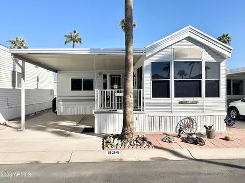 934 S Nickel Dr, Apache Junction, AZ 85119
