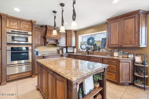 2165 S Raven Cir, Mesa, AZ 85209
