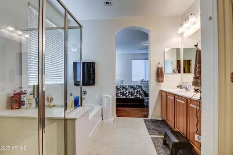 Bath - 1922 W Carson Rd, Phoenix, AZ 85041 photo 1 of 9