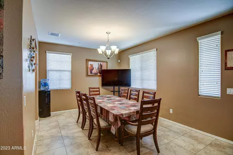 Dining - 1922 W Carson Rd, Phoenix, AZ 85041 photo 1 of 3