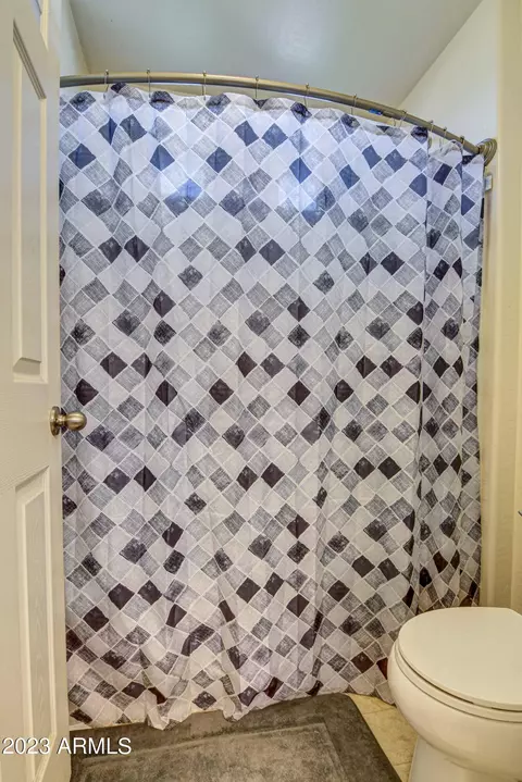 Bath - 1922 W Carson Rd, Phoenix, AZ 85041 photo 7 of 9