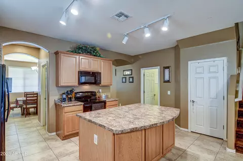 Kitchen - 1922 W Carson Rd, Phoenix, AZ 85041 photo 4 of 7