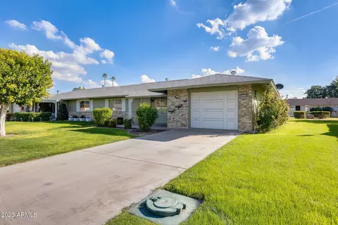 9513 W Oak Ridge Dr, Sun City, AZ 85351