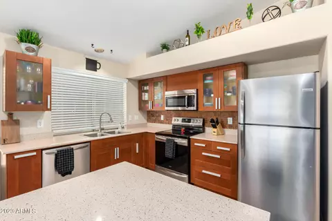 4342 E Abraham Ln, Phoenix, AZ 85050 photo 7