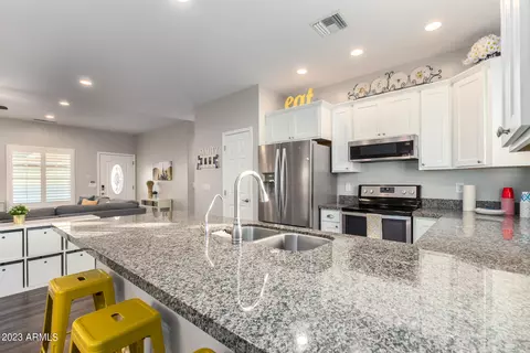2339 E Florian Cir, Mesa, AZ 85204 photo 14