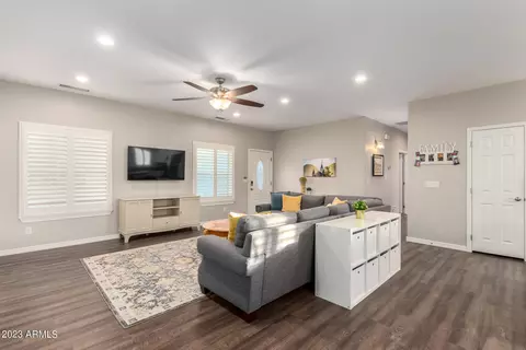 2339 E Florian Cir, Mesa, AZ 85204 photo 8