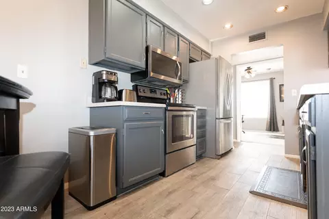 4008 W Aster Dr, Phoenix, AZ 85029 photo 5