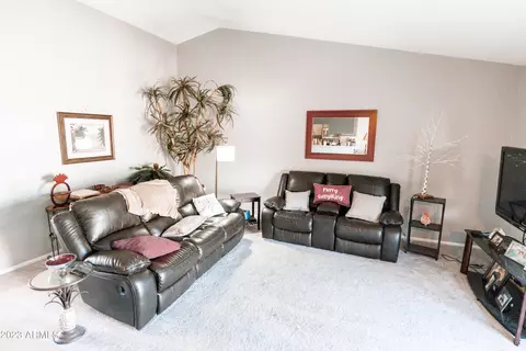 4008 W Aster Dr, Phoenix, AZ 85029 photo 2