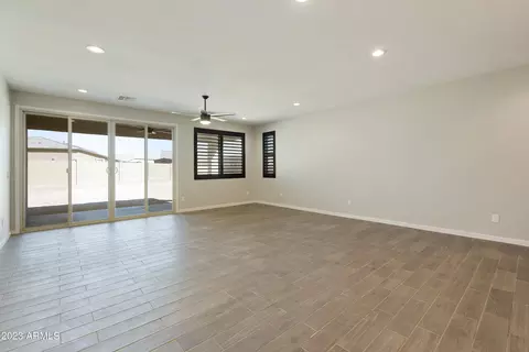 7634 W Odeum Ln, Phoenix, AZ 85043 photo 2