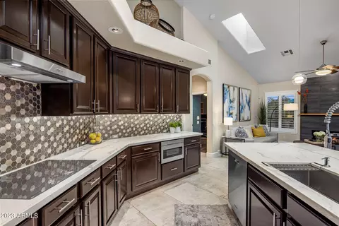 753 E Desert Flower Ln, Phoenix, AZ 85048 photo 14