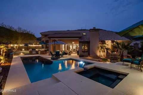 753 E Desert Flower Ln, Phoenix, AZ 85048 photo 2