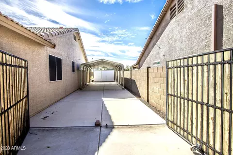 1043 W 15th Ln, Apache Junction, AZ 85120 photo 3