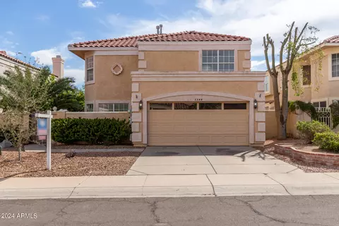 3349 E Woodland Dr, Phoenix, AZ 85048