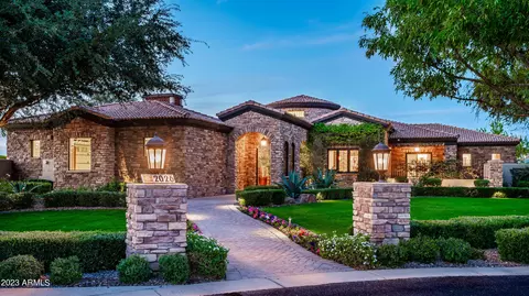 2026 E Avenida Del Valle Ct, Gilbert, AZ 85298