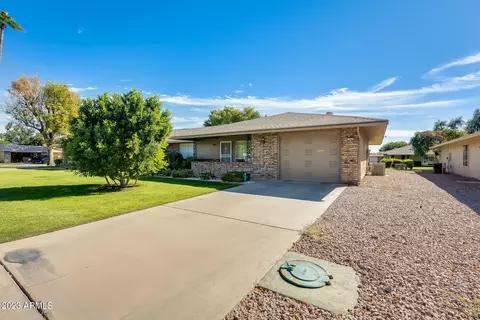 9407 W Sandstone Dr, Sun City, AZ 85351