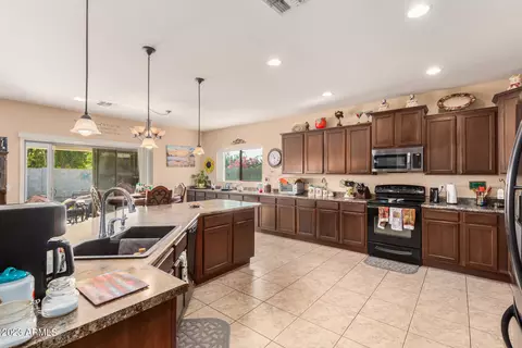 38255 N Armadillo Dr, San Tan Valley, AZ 85140