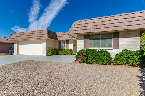15806 N Nicklaus Ln, Sun City, AZ 85351