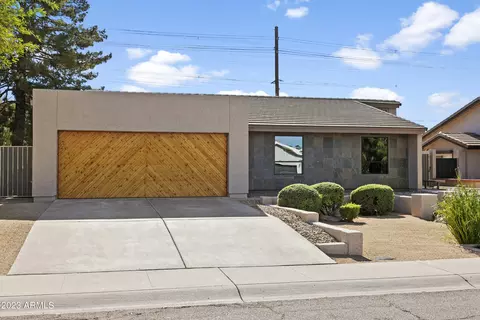 1719 E Diamond Dr, Tempe, AZ 85283 photo 2
