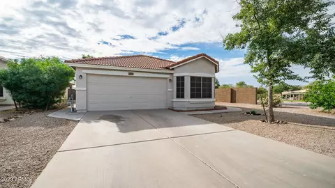 925 E Nardini St, San Tan Valley, AZ 85140