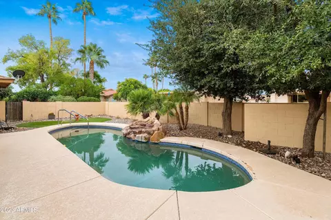 26438 S Howard Dr, Sun Lakes, AZ 85248