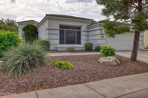 2037 E Valencia Dr, Phoenix, AZ 85042