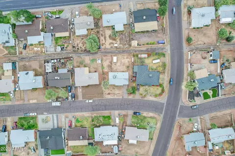 1750 E Pleasant Ln, Phoenix, AZ 85042 photo 11