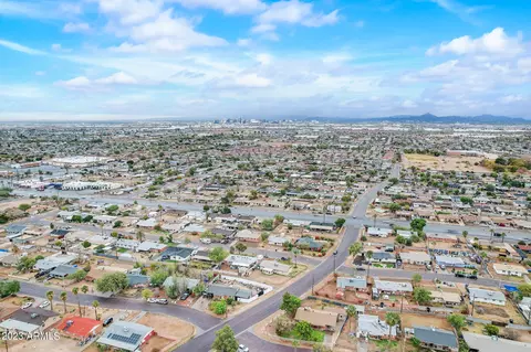 1750 E Pleasant Ln, Phoenix, AZ 85042 photo 8