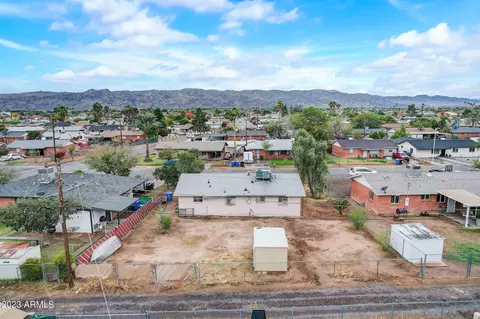 1750 E Pleasant Ln, Phoenix, AZ 85042 photo 19