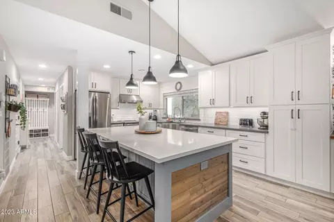 8684 E Via De La Gente Dr, Scottsdale, AZ 85258