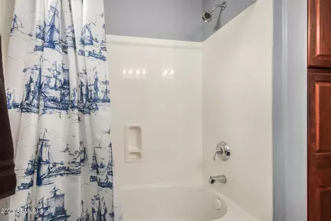 Bath - 3490 E Cabazon Ct, Gilbert, AZ 85297 photo 4 of 8