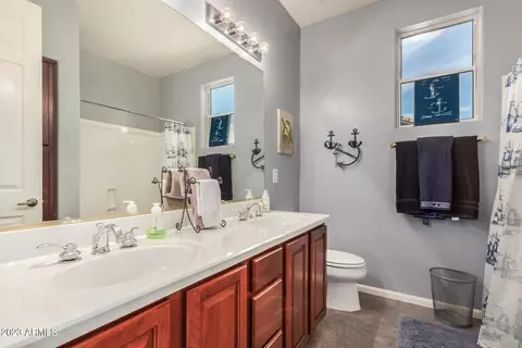 Bath - 3490 E Cabazon Ct, Gilbert, AZ 85297 photo 3 of 8