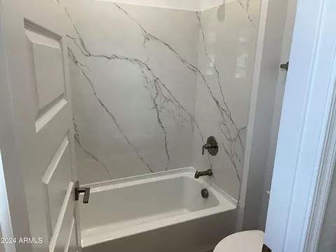 Bath - 1737 E Questa Dr, Phoenix, AZ 85024 photo 5 of 5