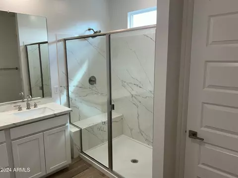 Bath - 1737 E Questa Dr, Phoenix, AZ 85024 photo 3 of 5