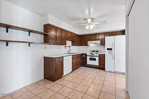 1667 E Borghese Pl, Phoenix, AZ 85016 photo 8