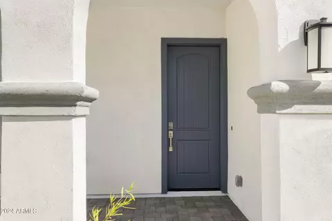 1746 E Questa Dr, Phoenix, AZ 85024