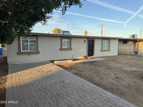 2242 E Lynne Ln, Phoenix, AZ 85042
