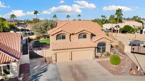 7836 W Taro Ln, Glendale, AZ 85308