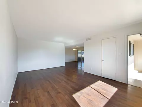 1546 Emerald Ave, Mesa, AZ 85204 photo 3