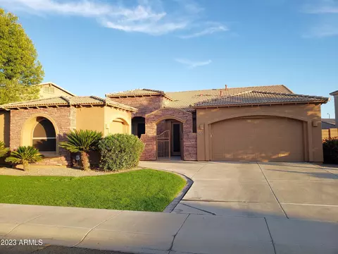 3045 S Colonial St, Gilbert, AZ 85295
