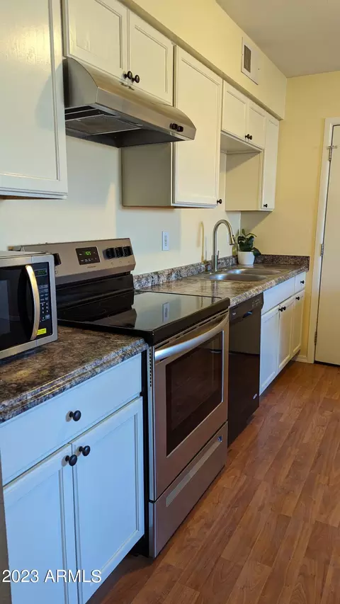 39 E Hampton Ave, Mesa, AZ 85210 photo 13