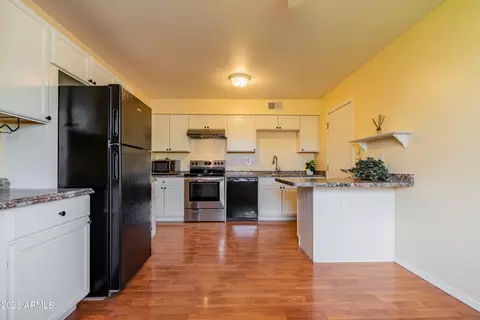 39 E Hampton Ave, Mesa, AZ 85210 photo 14