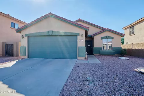 907 E Saratoga St, Gilbert, AZ 85296
