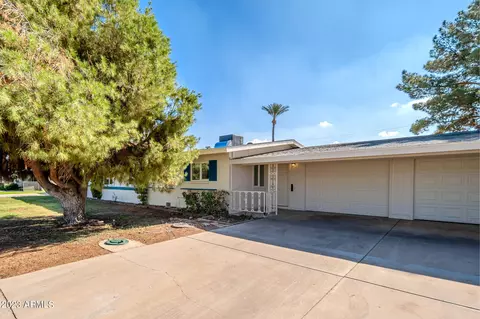 10227 W Snead Cir S, Sun City, AZ 85351