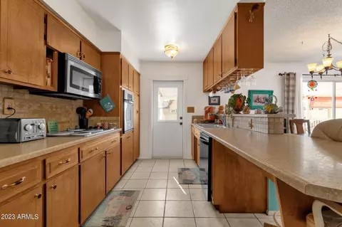 Kitchen - 1675 E Verlea Dr, Tempe, AZ 85282 photo 3 of 5