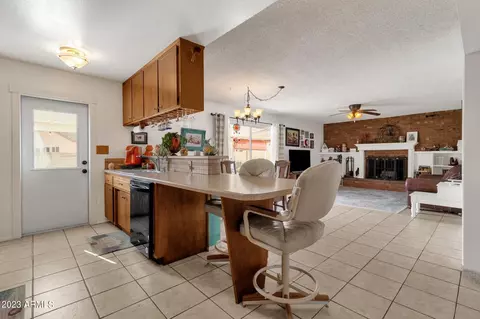 Kitchen - 1675 E Verlea Dr, Tempe, AZ 85282 photo 2 of 5