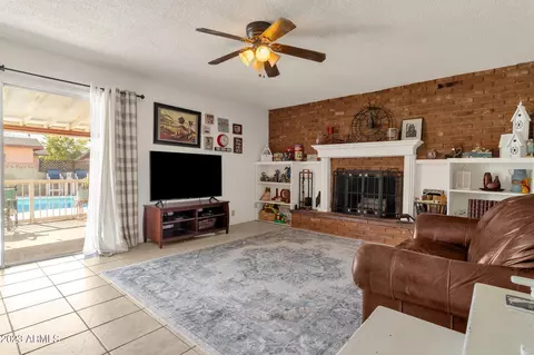 Living - 1675 E Verlea Dr, Tempe, AZ 85282 photo 4 of 6
