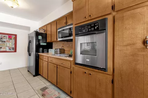 Kitchen - 1675 E Verlea Dr, Tempe, AZ 85282 photo 5 of 5