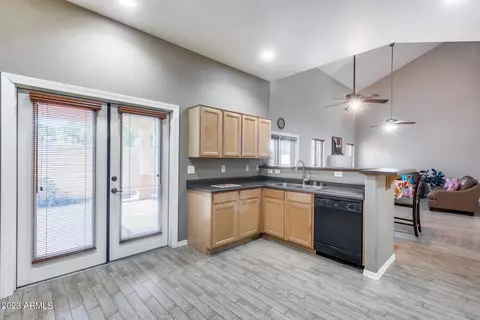 1102 W Glendale Ave #116, Phoenix, AZ 85021 photo 3