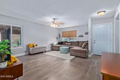 5532 W Golden Ln, Glendale, AZ 85302