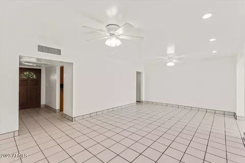 5037 E Clarendon Ave, Phoenix, AZ 85018 photo 6